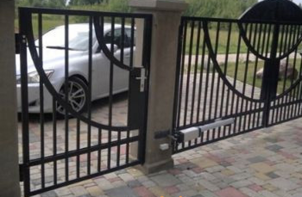 custom-gates-in-hillsborough-tailored-designs-for-your-home-big-0