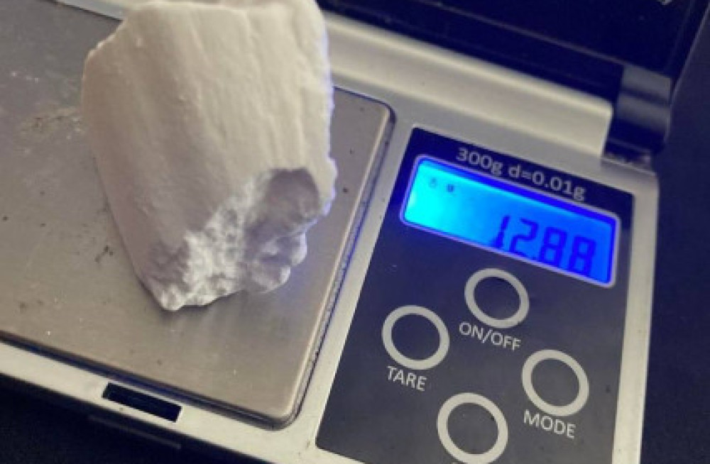 cocaine-du-crystal-meth-du-mdpv-du-cristal-damphetamine-de-la-methamphetamine-du-cristal-de-mephedrone-du-4-mmc-nembutal-fentanyl-aderall-big-0