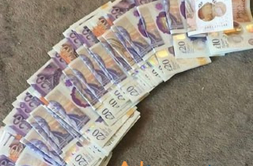 fake-uk-pound-whatsapp4917620522010-big-0