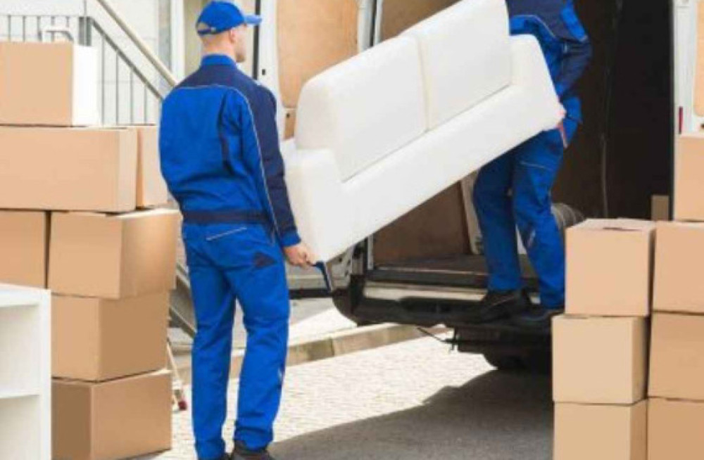 expert-man-and-van-provides-reliable-removal-van-services-big-0