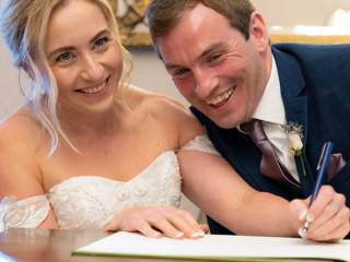 Natural & Timeless Wedding Photography – Lloyd Dunkley Photography