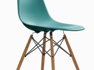 Eames Plastic Side Chair.