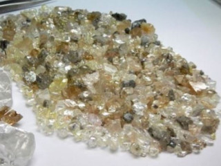 NATURAL ROUGH DIAMONDS.