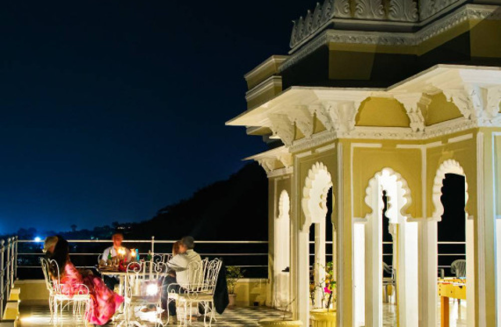 best-luxury-hotel-in-udaipur-near-pichola-big-0