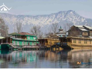 10 Best Houseboats In Kashmir For An Unforgettable Experience