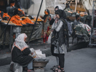 Shopping in Kashmir