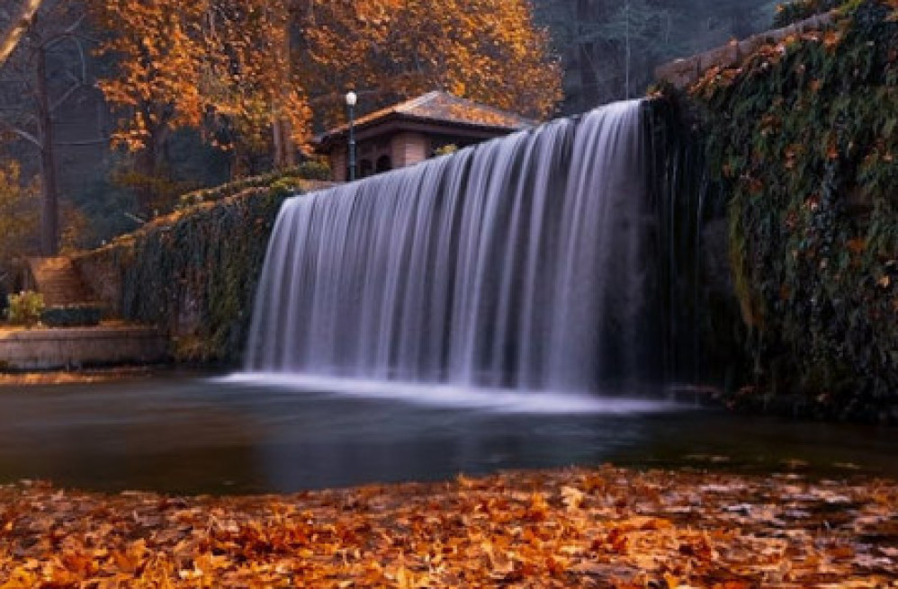 embrace-the-splendor-of-autumn-season-in-kashmir-big-0