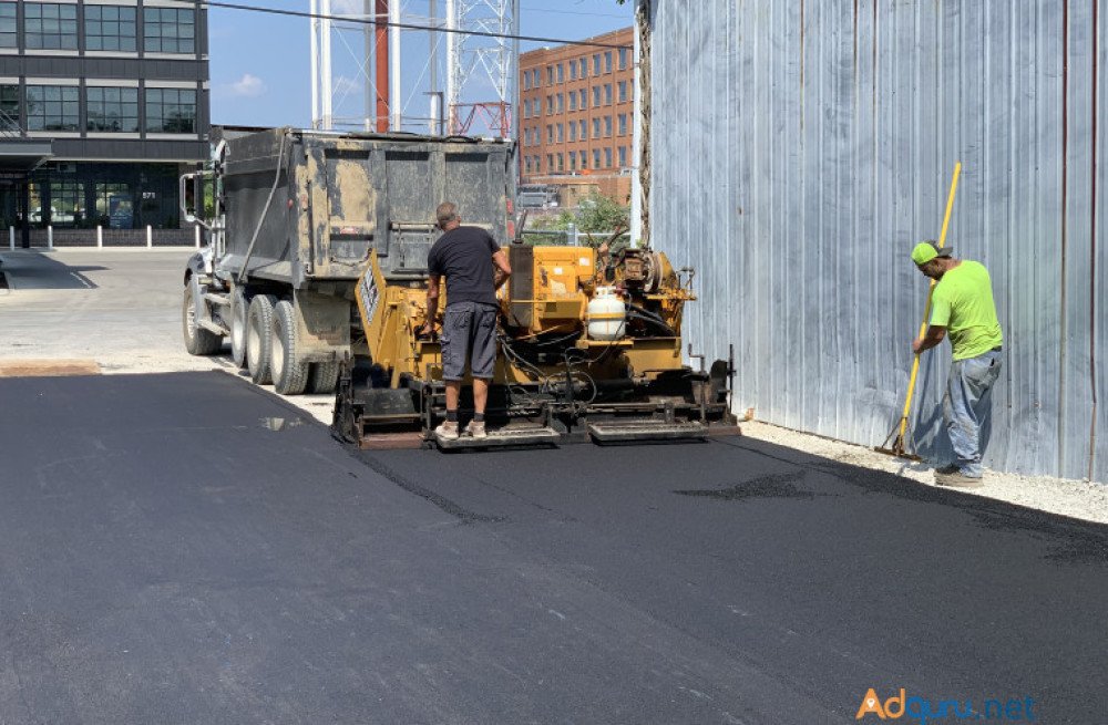 indianapolis-asphalt-driveway-big-0