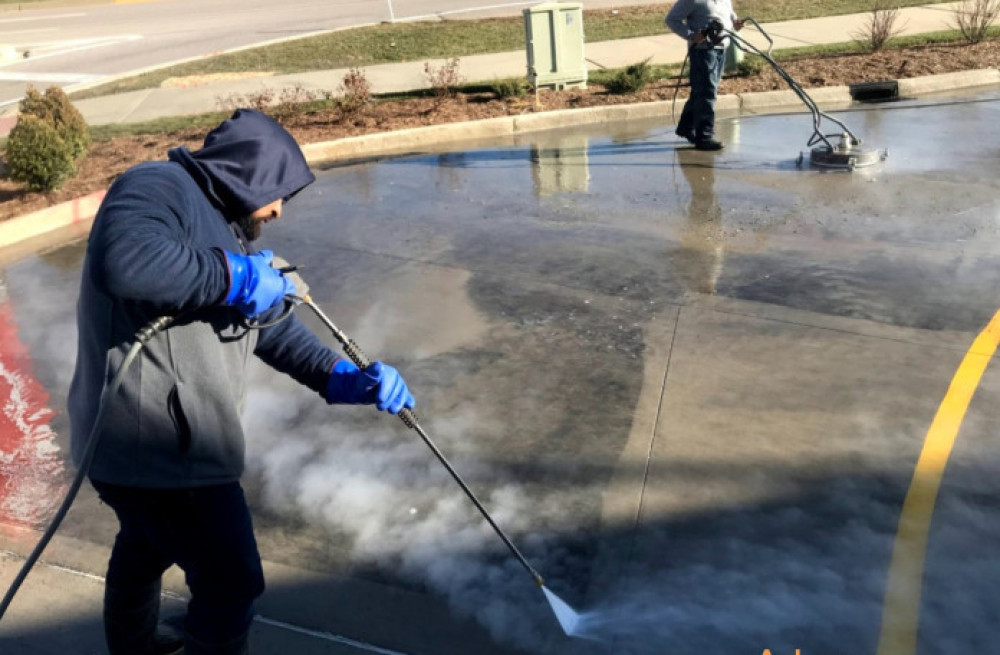 chicagos-leading-pressure-washing-company-aqua-pro-power-washers-big-0