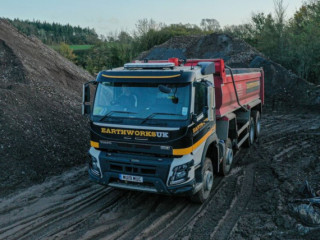 Hire a Reliable Tipper Truck in Bristol and the South West with Earthworks UK LTD