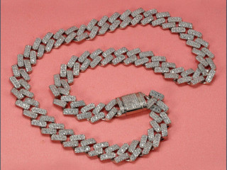 The Benefits of Wearing a Chandi Chain for Men