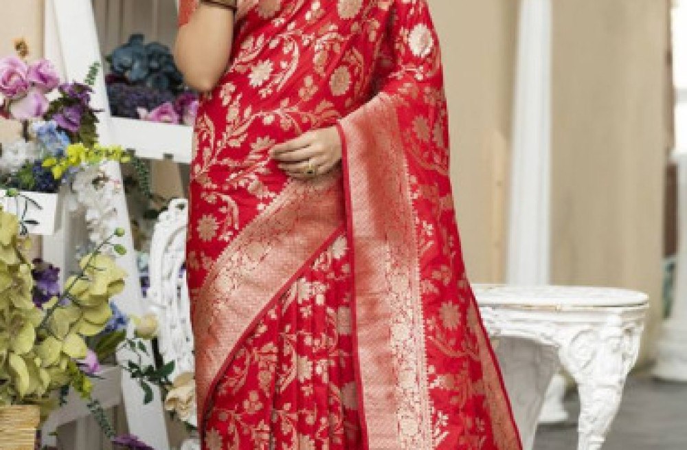 stunning-wedding-sarees-at-the-best-prices-worldwide-shipping-big-0