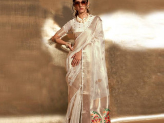 White Sarees Online Shopping – Find Your Favorite at Mirraw