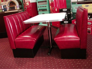 Find real metal banding with a chrome column base with our Diner tables and chairs